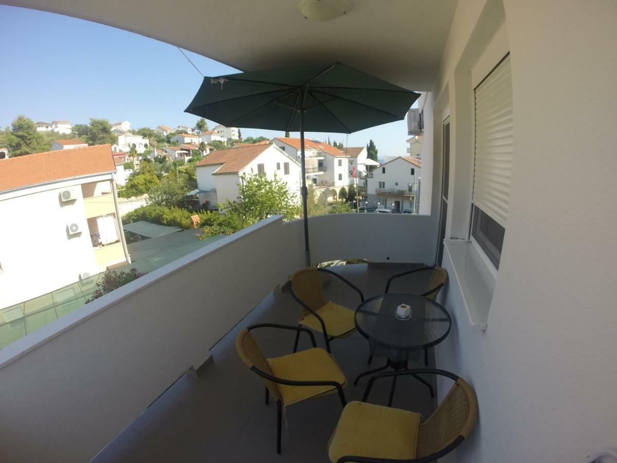 Apartments 4 Me Trogir Exterior photo